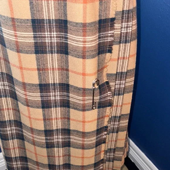 Vintage 1970’s Pringle Wool Kilt-Style Wrap Skirt - Picture 4 of 9